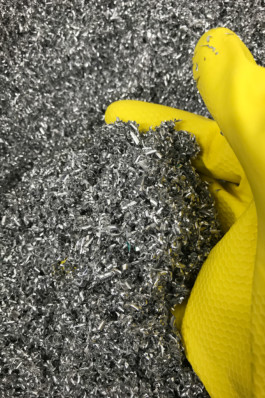 max-hornaecker-elmo-aluminium-shavings